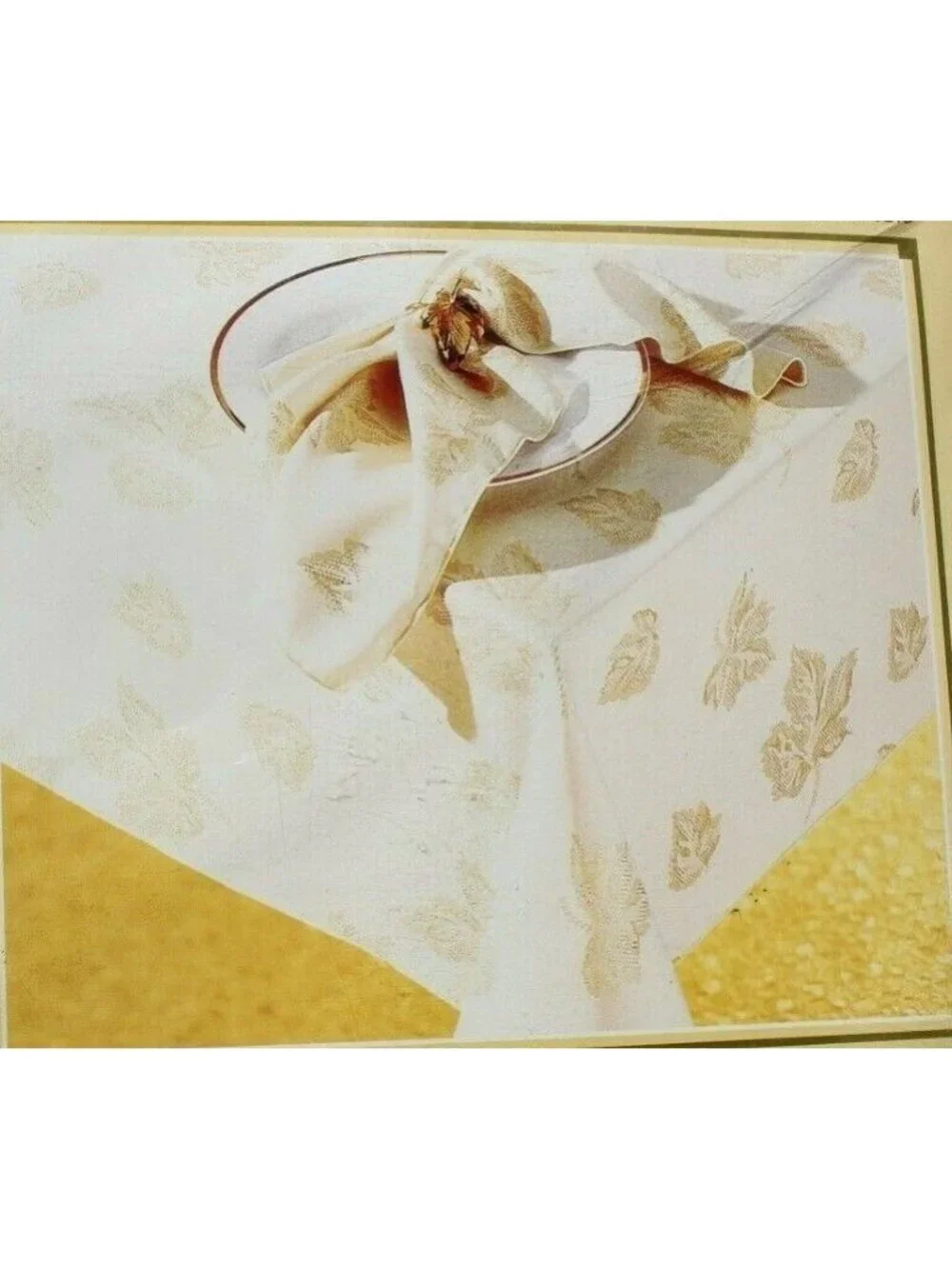Gold Leaf Tablecloth Oblong 60” X 118” Cream w/ Metallic Gold Leaf New #D27